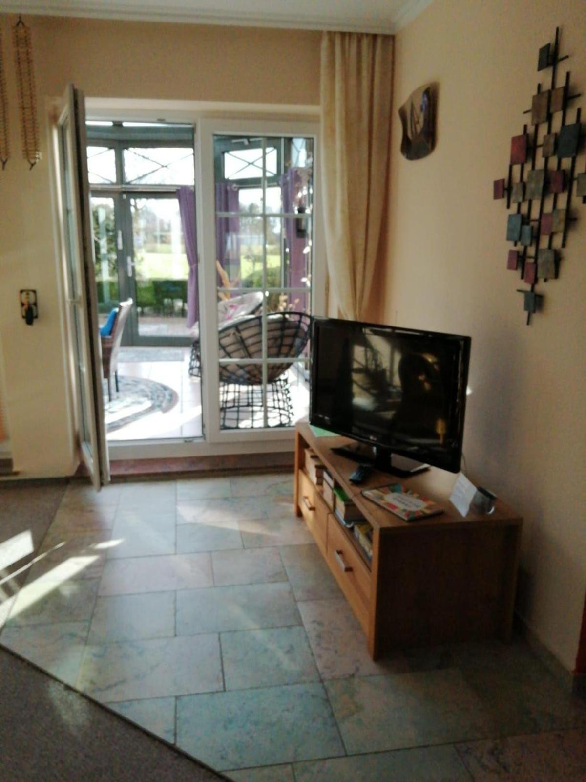 Haus-Schiffer-Ferienwohnung-Lilli Rhauderfehn Extérieur photo